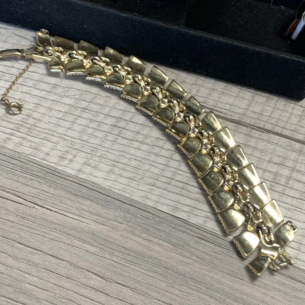 Coro vintage link